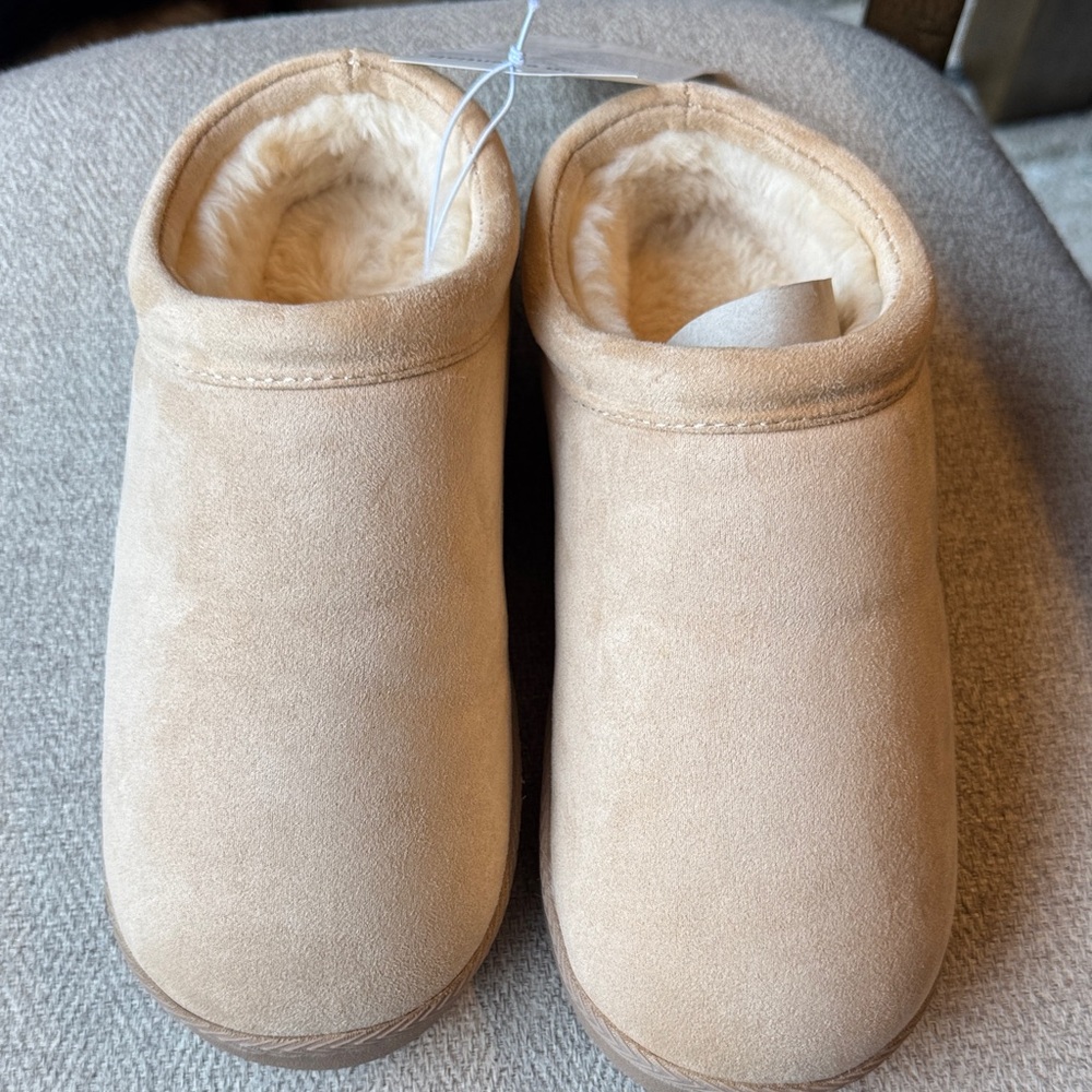 Cozy and Soft Faux Suede Clog Slippers